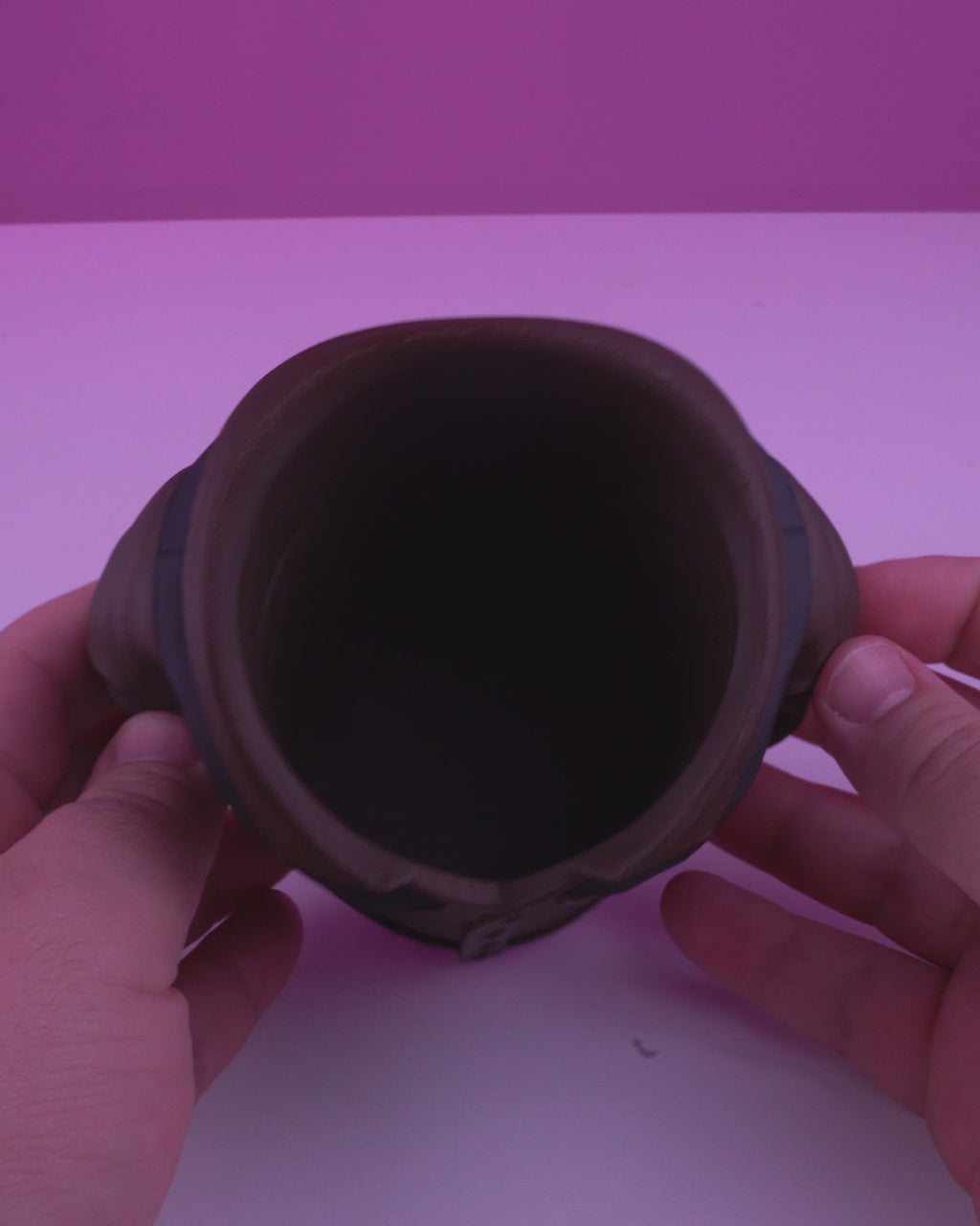 Porte-canette veste en suédine – Support décoratif original