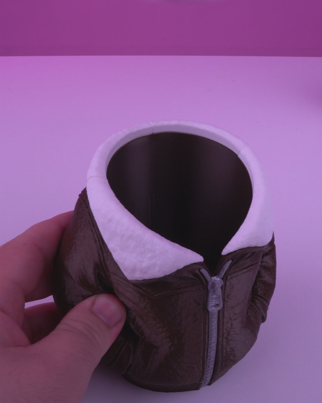 Porte-canette veste en cuir – Support décoratif