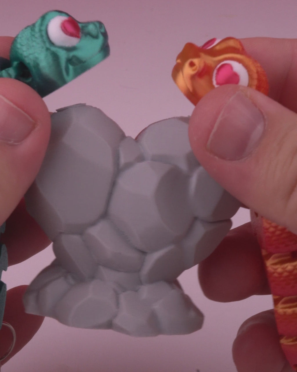 Porte-clés Couple Serpents – Hiss & Hers (Duo Magnétique avec Support)